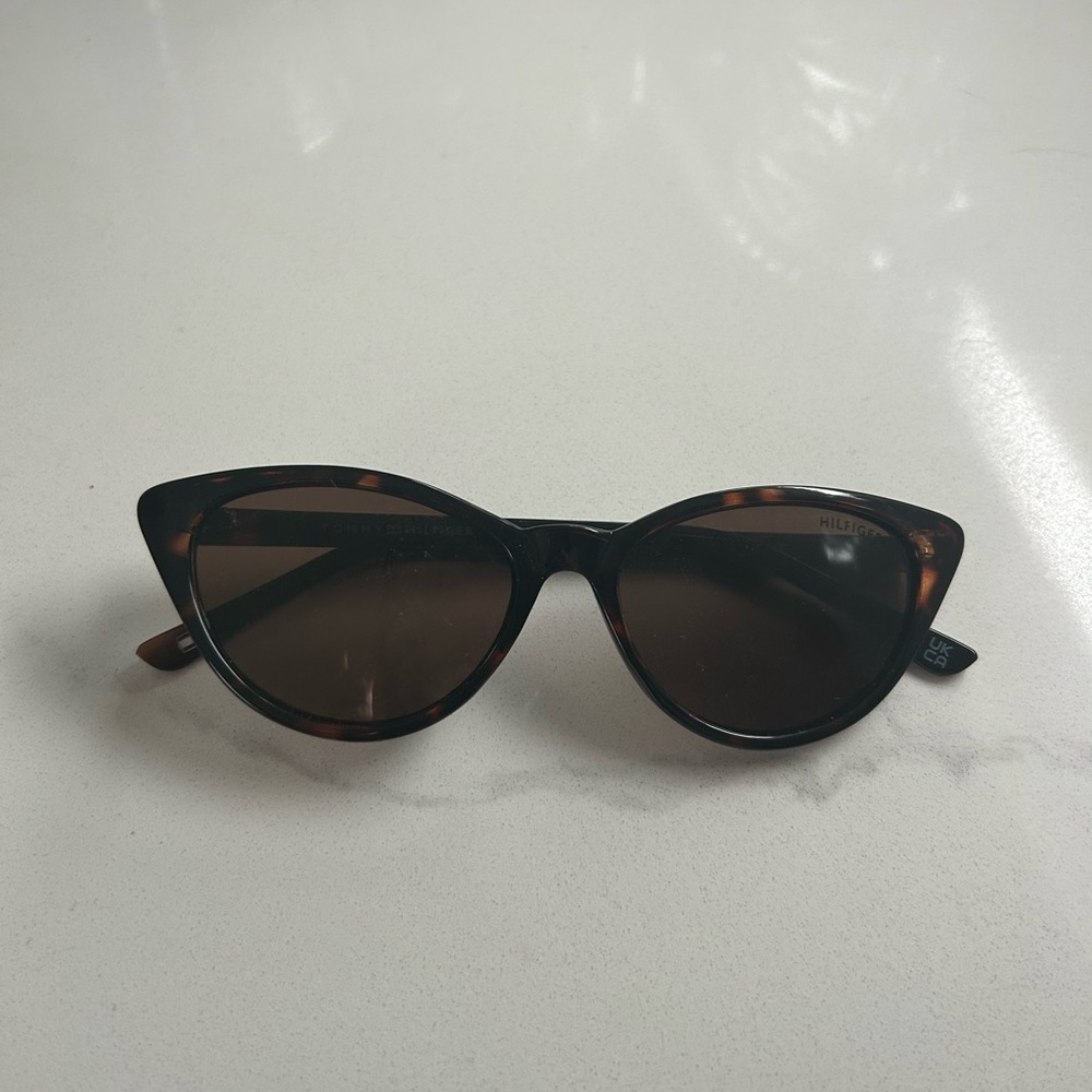Tommy Hilfiger Brown Sunglasses Accessories